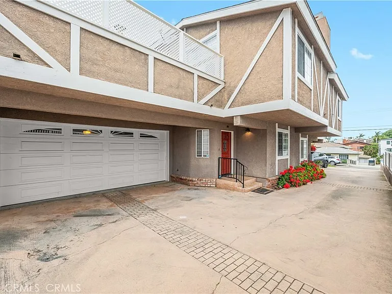 2110 Rockefeller Ln #2 — Photo 3