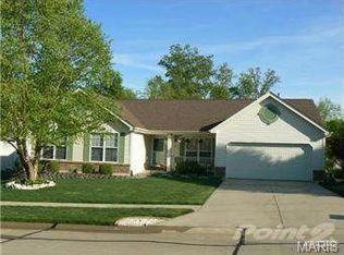886 Autumn Grove Dr, O'Fallon, MO 63366