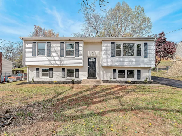 736 Ramada Rd, Vinton, VA 24179