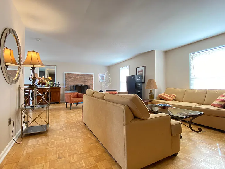 Common area (upstairs)