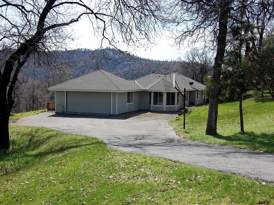 1st image of 42915 Oak Ln