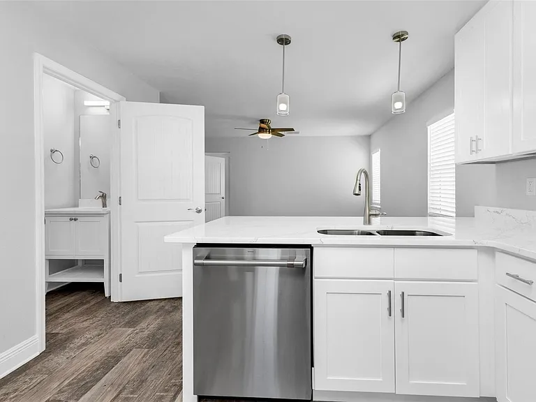 309 E Virginia Ave #111 — Photo 8