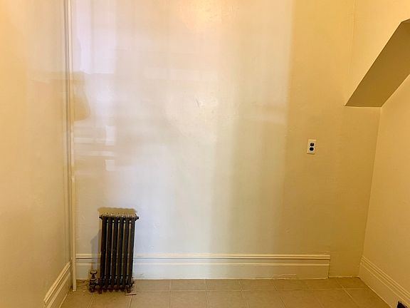 4th image of 1028 Bergen St #1F