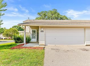 993 Carmel Ct, Shoreview, MN 55126