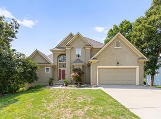 1829 SW Twincreek Pl, Blue Springs, MO 64015