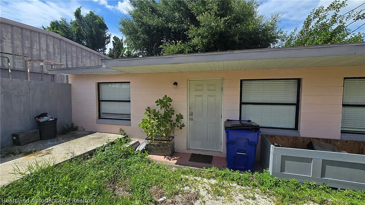 1 bed, 1.0 bath, 450 sqft, $1,100 — Photo 2