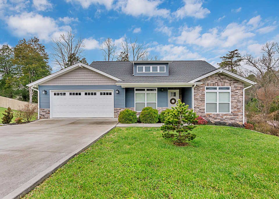 1st image of 2431 Chimney Rock Ln