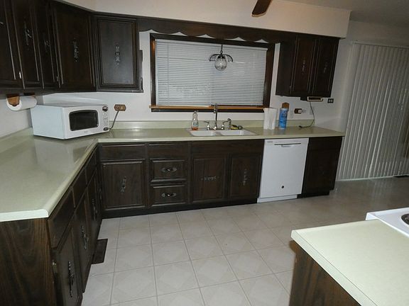 4th image of 1674 Clifford St