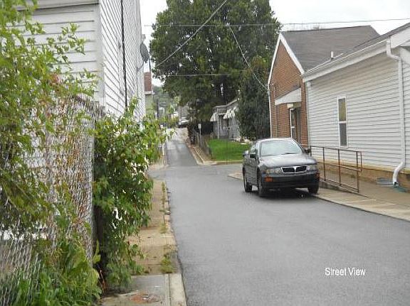 5th image of 820 Liberty St