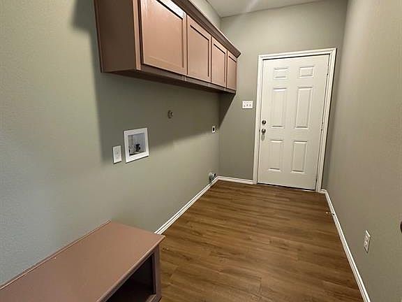 4th image of 3216 Polk St