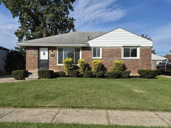 25071 Barbara St, Roseville, MI 48066
