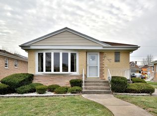 7510 N Odell Ave, Chicago, IL