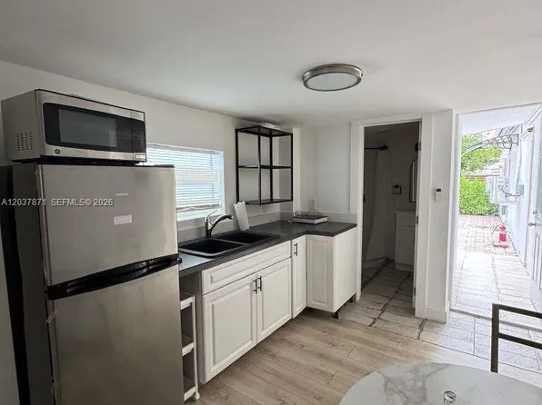 17301 NE 19th Ave #3, Miami, FL 33162