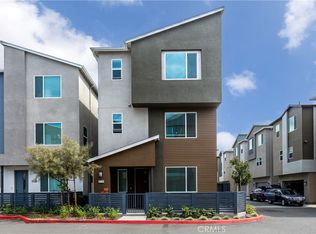 2118 Lacy Crossing Dr, Santa Ana, CA 92701