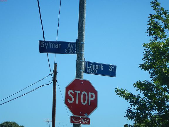 5th image of 14227 Lanark St