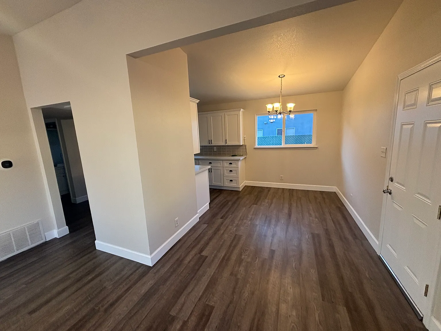 3 bed, 1008 sqft, $2,150 — Photo 4
