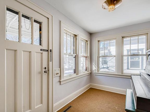4th image of 4013 43rd Ave S