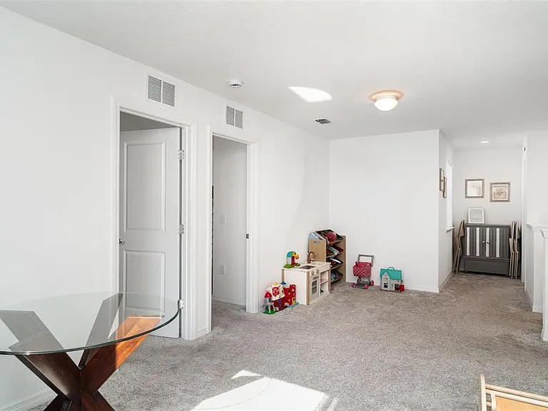 465 Waterford Dr — Photo 26