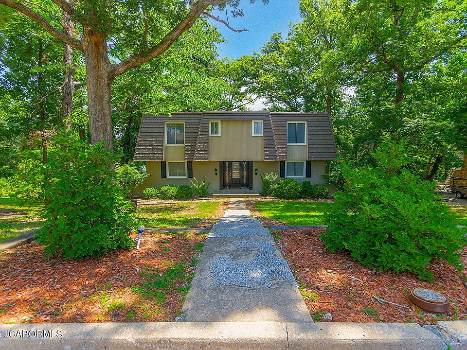 1st image of 907 Primrose Ln