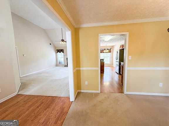 4th image of 247 Meadows Dr