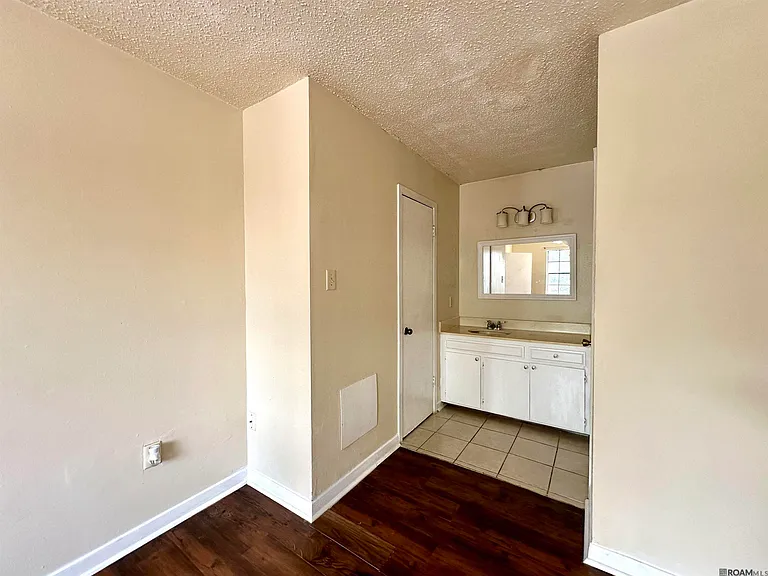 15855 S Sunderland Ave — Photo 13