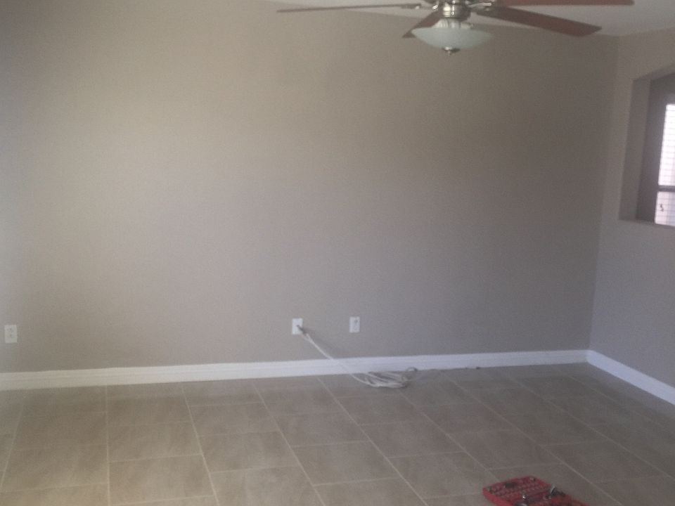 1st image of 4655 Englewood Ave