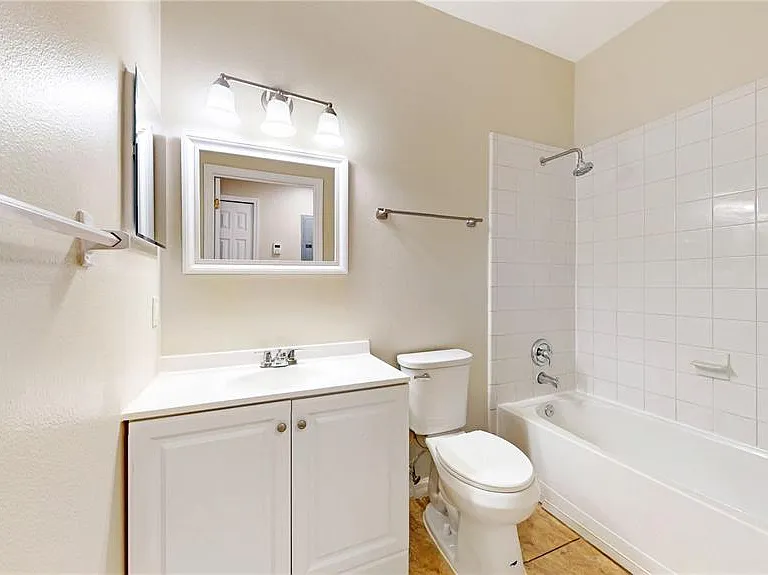 206 Majors Ln #D — Photo 25