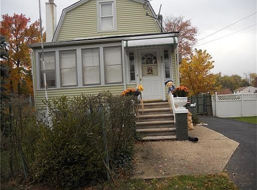 5th image of 640 Pitt St