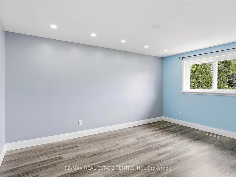 33 Garside Cres #MAIN — Photo 21