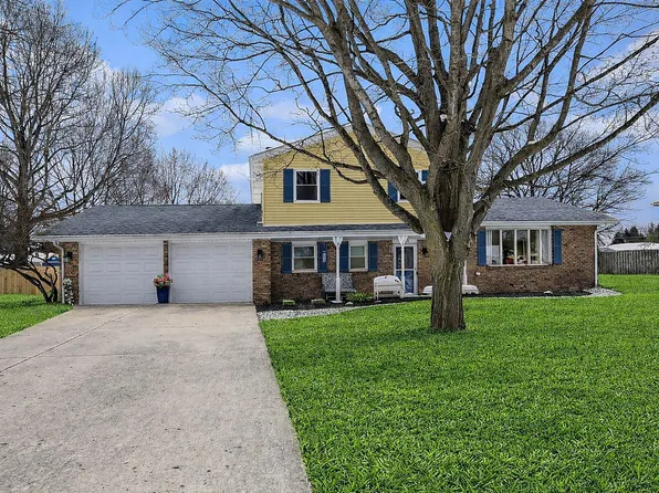 6033 Clearbrook Dr, Stevensville, MI 49127