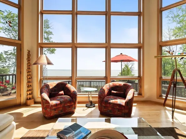 1677 Lakeshore DRIVE, Cleveland, WI 53015