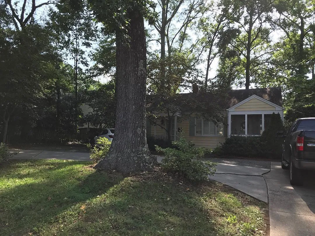 2903 Oberlin Rd — Photo 2