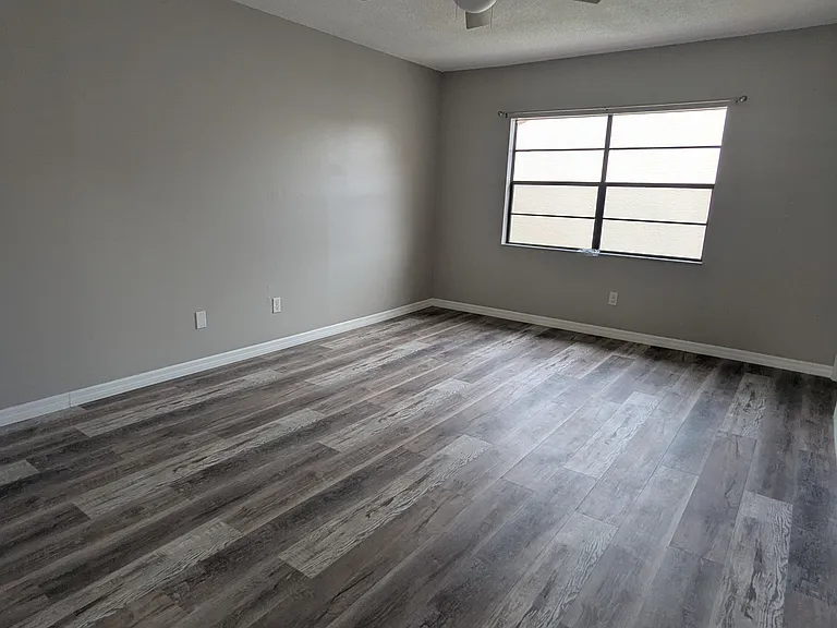 9209 Seminole Blvd #200 — Photo 19