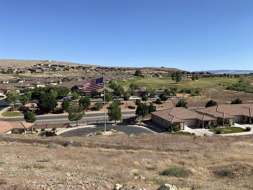 2nd image of 751 Crystal Dr #8
