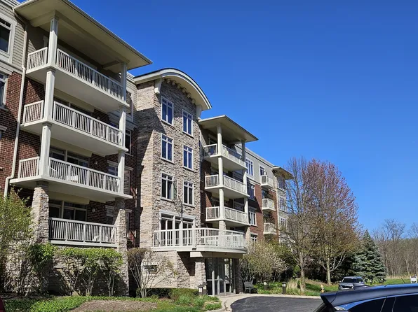 425 Benjamin Dr APT 404, Vernon Hills, IL 60061