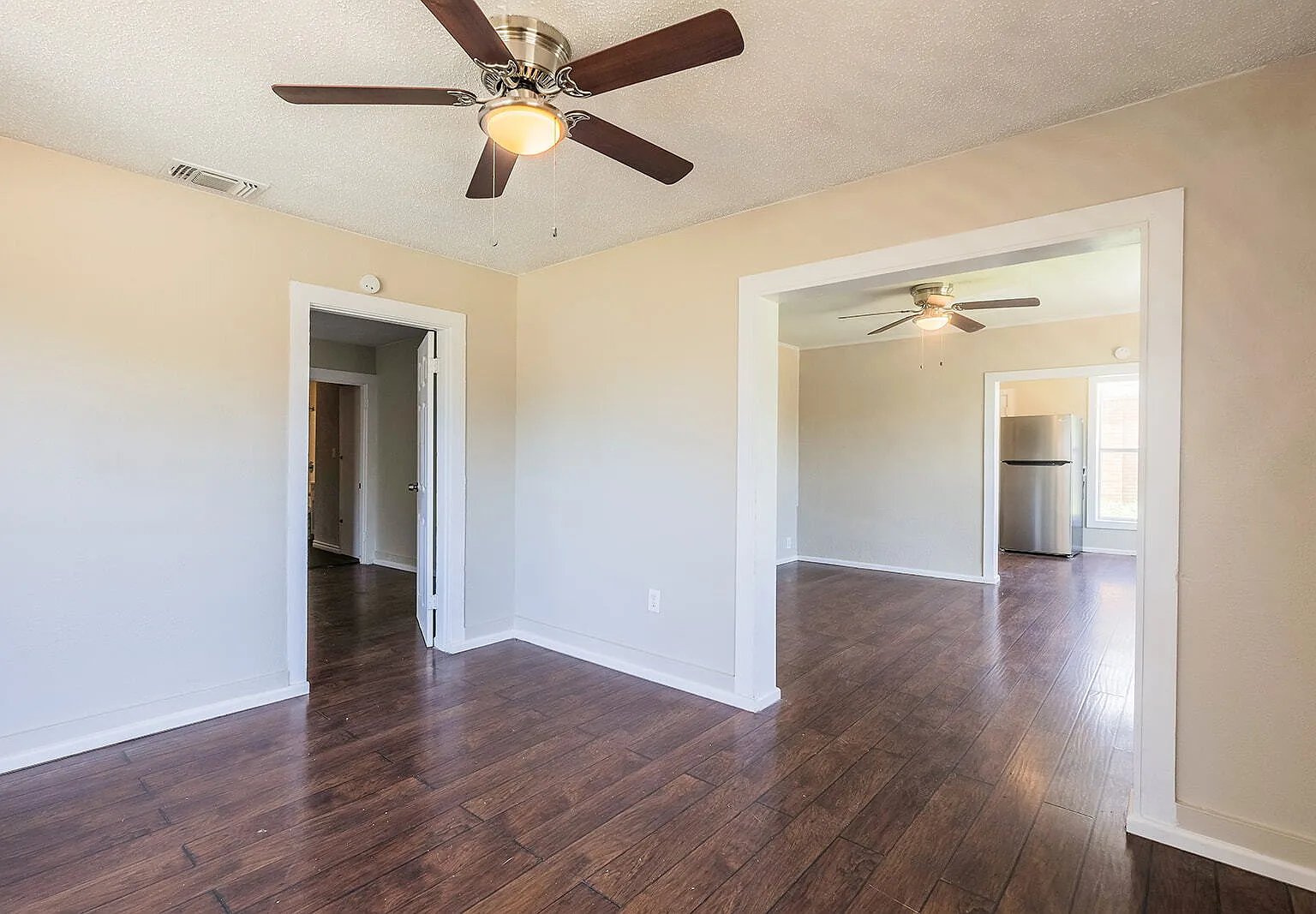 3 bed, 2.0 bath, 1340 sqft, $1,050 — Photo 4