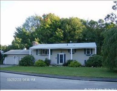 4 Hickory Rd, Coventry, RI, 02816