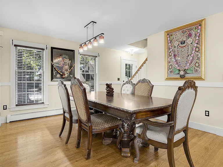 13 Andrew Ave — Photo 20