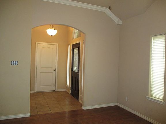 2nd image of 1307 S Doris Ave