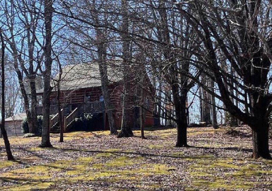 Exterior Neighborhood (street photo)