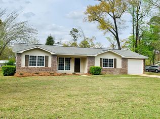 906 Agutha Dr, Dothan, AL 36301