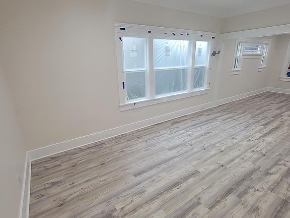 4th image of 4102 S Normandie Ave