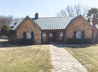106 Fox Creek Dr, Comanche, TX 76442