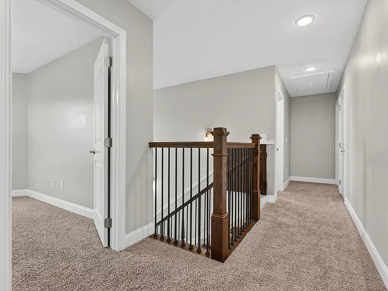 104 Woodtrace Ct — Photo 33