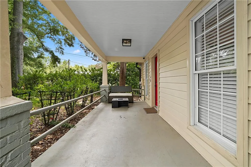 2 bed, 1.0 bath, 876 sqft, $2,500 — Photo 3