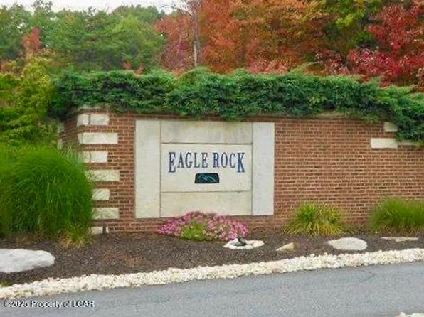 46 Mountain Laurel Dr, Hazleton, PA 18201