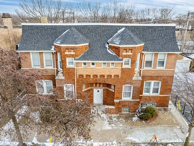 11429 S King Dr — Photo 10