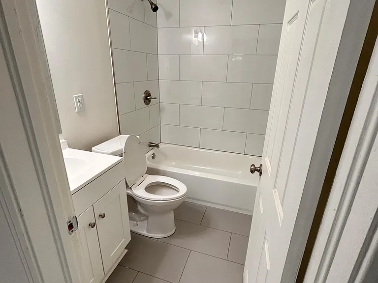 1605 Earl Ave — Photo 8