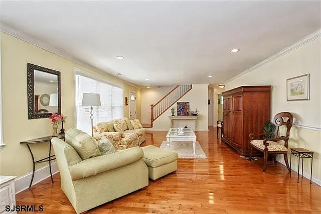 4 bed, 3.0 bath, $2,500 — Photo 3