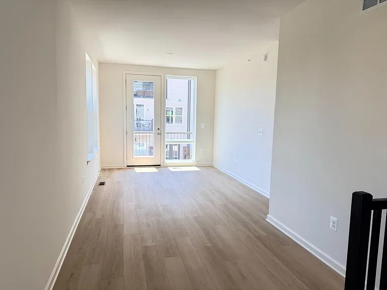 2548 Neabsco Common Pl — Photo 21